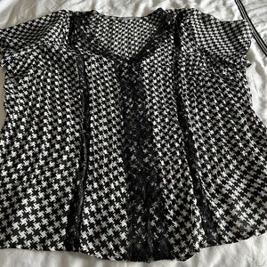 NY Collection Woman sheerish blouse